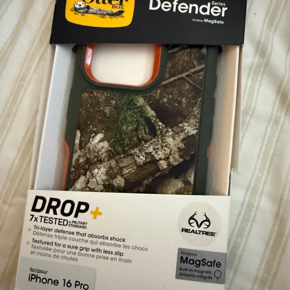Realtree Forest Camo iPhone 16 Pro Case